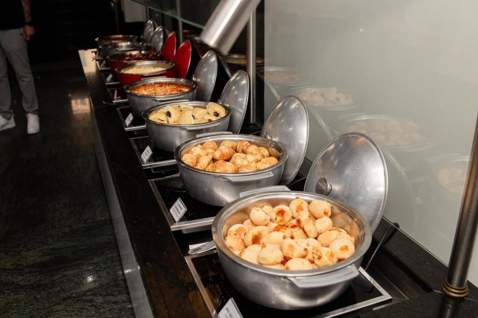 Ouro Minas Hotel Belo Horizonte, Dolce By Wyndham المظهر الخارجي الصورة A chafing dish